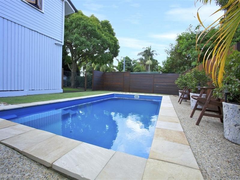 67 Palm Avenue, Shorncliffe QLD 4017