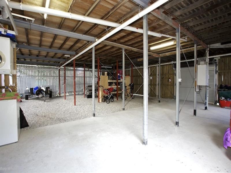 67 Palm Avenue, Shorncliffe QLD 4017