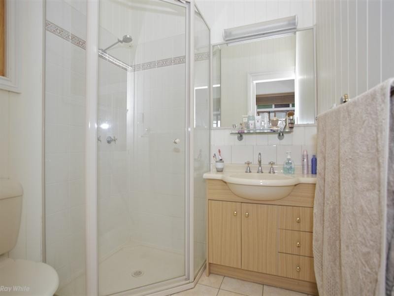 67 Palm Avenue, Shorncliffe QLD 4017