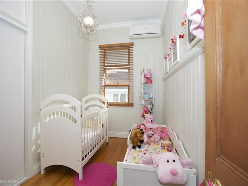 67 Palm Avenue, Shorncliffe QLD 4017