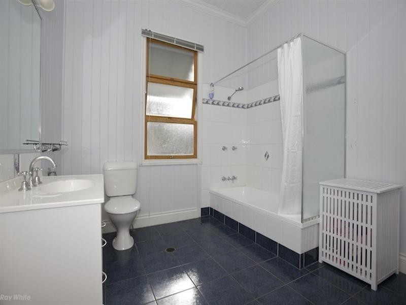 67 Palm Avenue, Shorncliffe QLD 4017