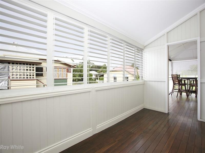 67 Palm Avenue, Shorncliffe QLD 4017