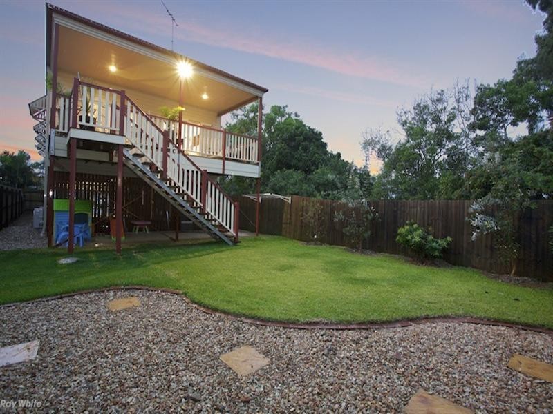 4 Shepherd Street, Brighton QLD 4017