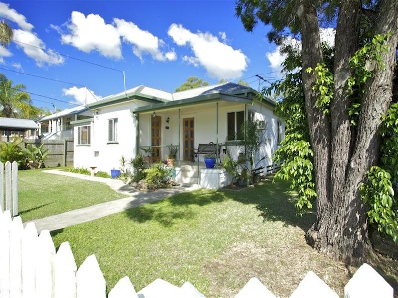 15 Hassall Road, Deagon QLD 4017