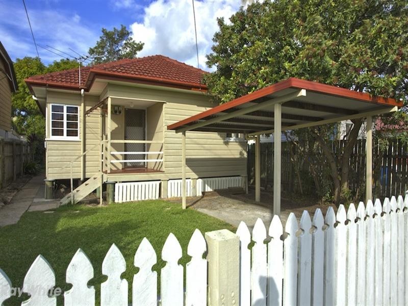 12 Bamford Street, Sandgate QLD 4017