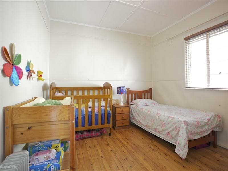 12 Bamford Street, Sandgate QLD 4017