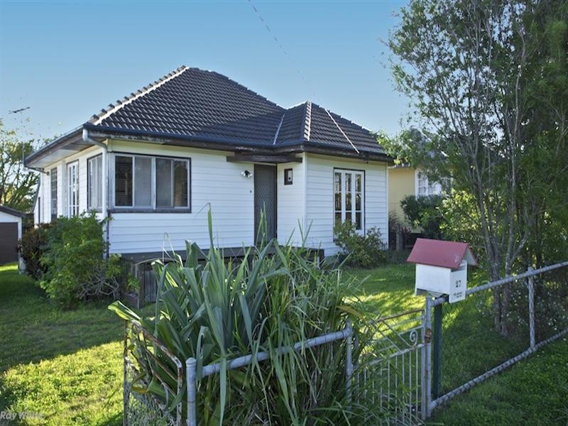 27 Bradfield Street, Brighton QLD 4017
