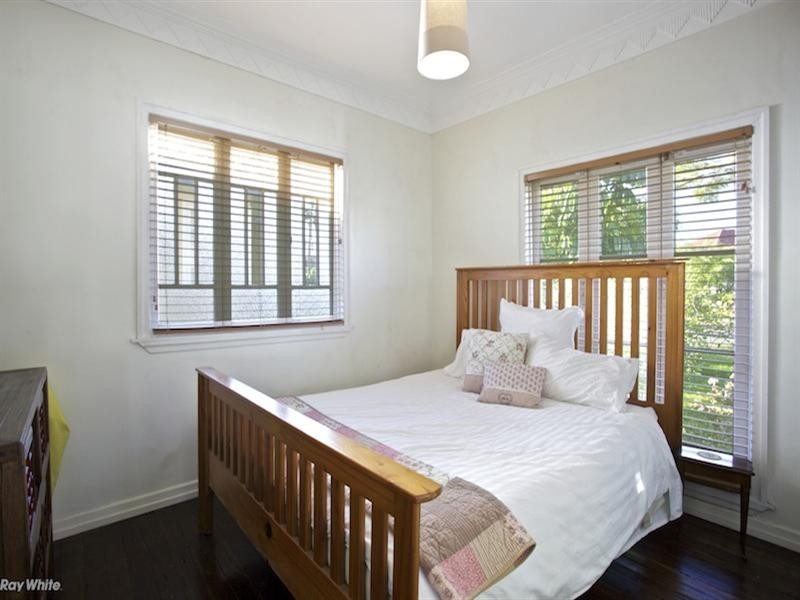 27 Bradfield Street, Brighton QLD 4017