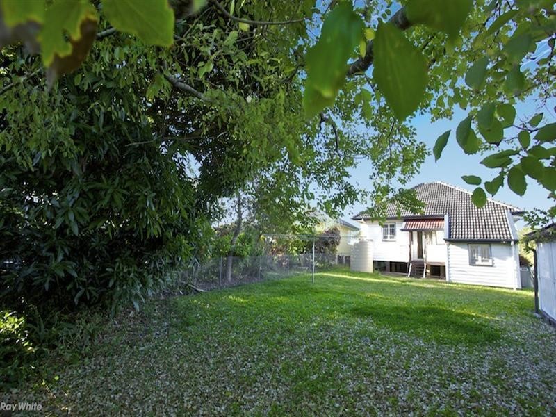 27 Bradfield Street, Brighton QLD 4017
