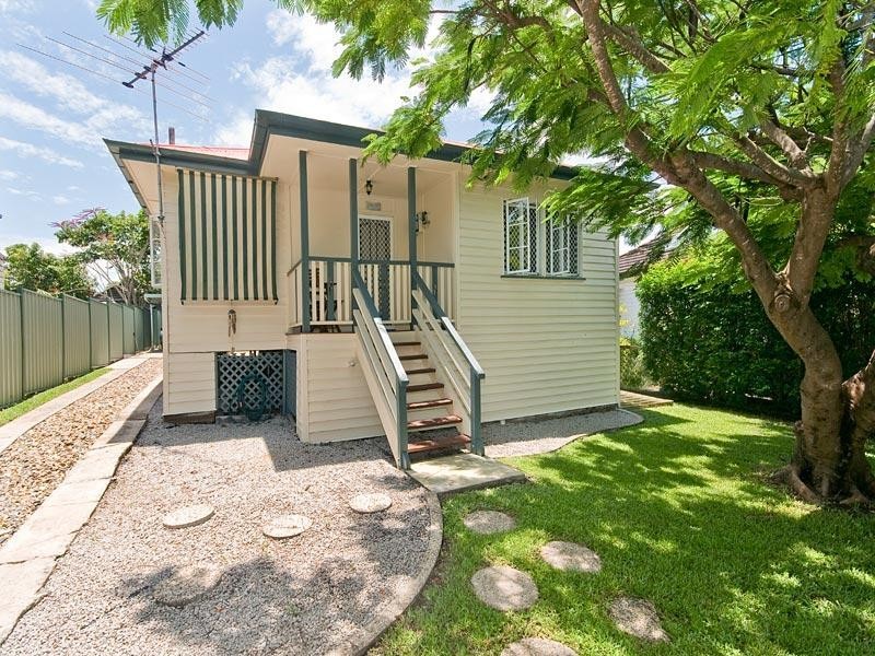 30 Arundal Street, Brighton QLD 4017