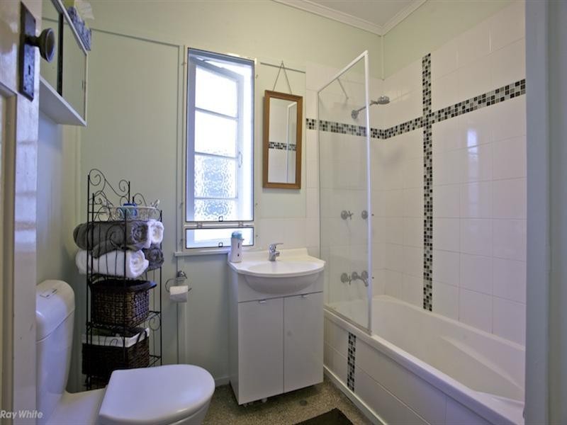 17 Biarra Street, Deagon QLD 4017