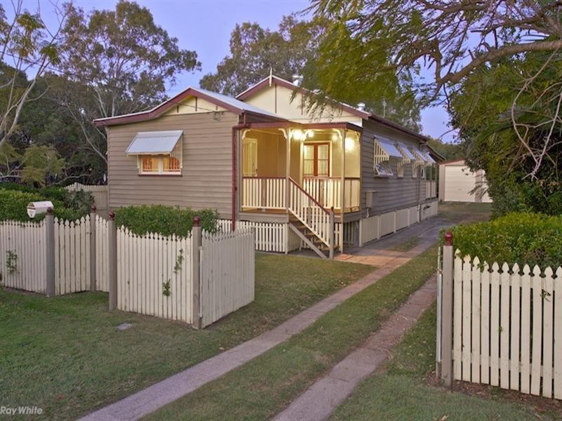 4 Finnie Road, Deagon QLD 4017