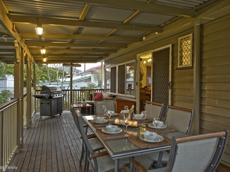 4 Finnie Road, Deagon QLD 4017