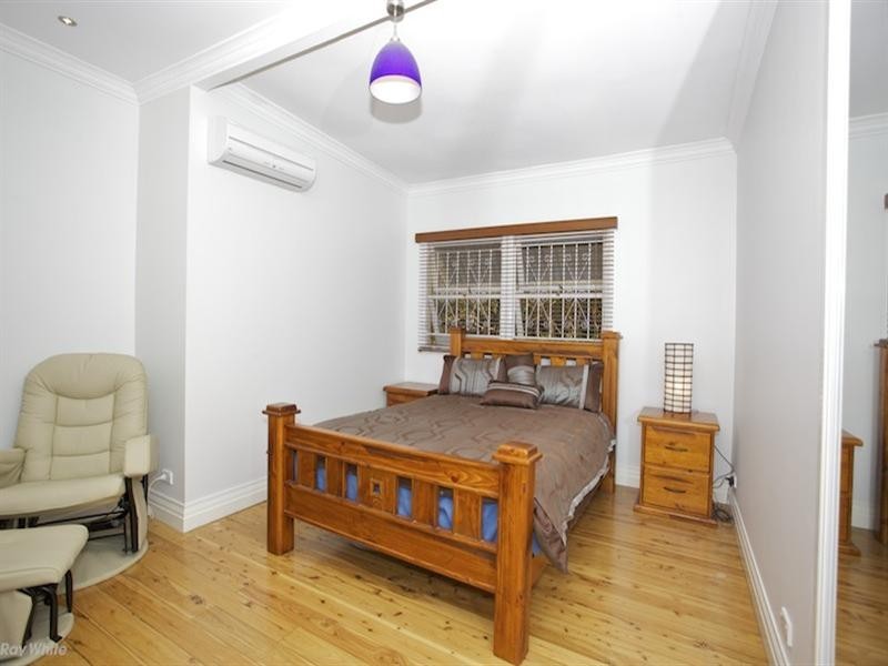 4 Finnie Road, Deagon QLD 4017