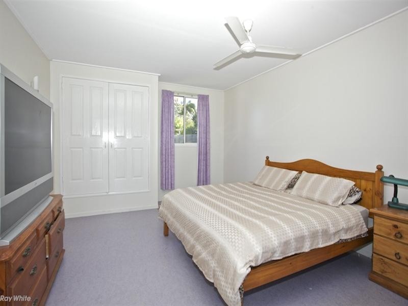 18 Herbert Street, Brighton QLD 4017