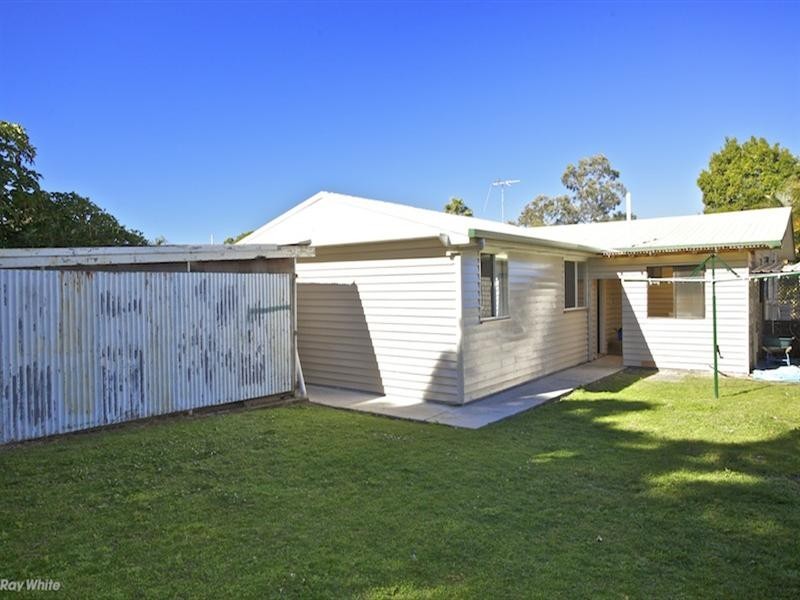 18 Herbert Street, Brighton QLD 4017