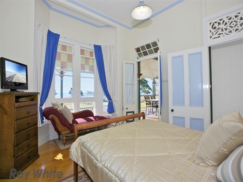 106 Flinders Parade, Sandgate QLD 4017