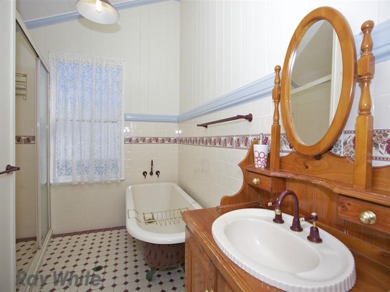 106 Flinders Parade, Sandgate QLD 4017