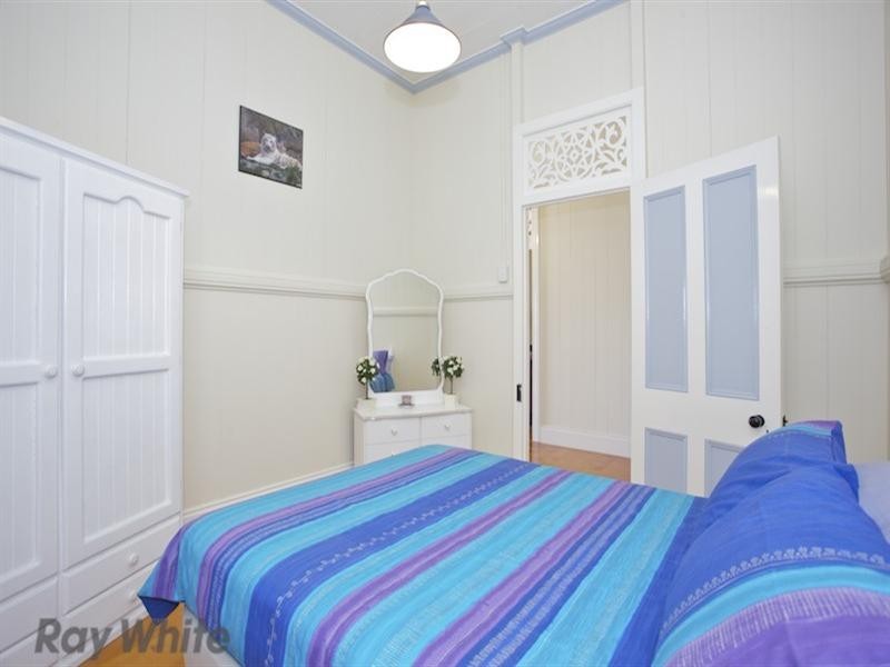 106 Flinders Parade, Sandgate QLD 4017