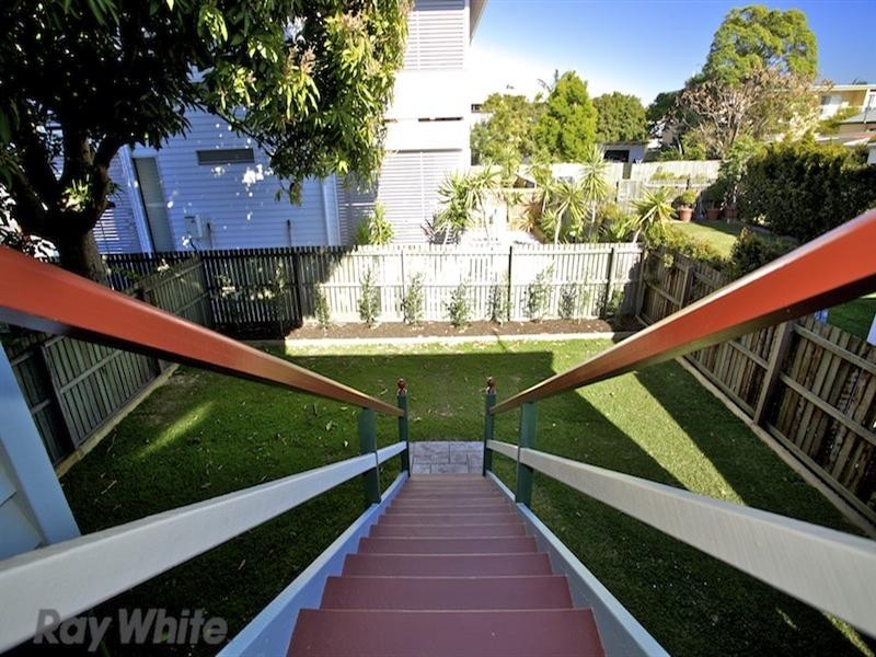 106 Flinders Parade, Sandgate QLD 4017