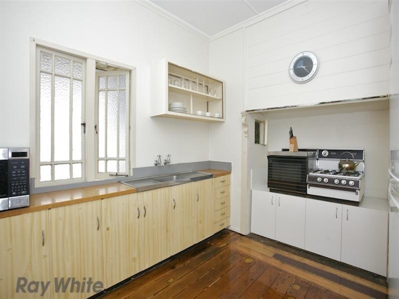 22 Gilpin Street, Shorncliffe QLD 4017