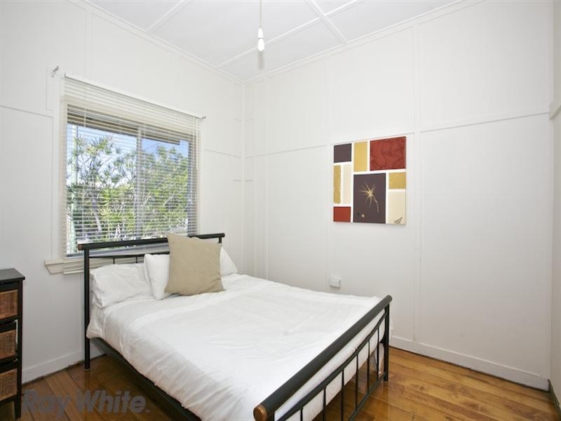 22 Gilpin Street, Shorncliffe QLD 4017