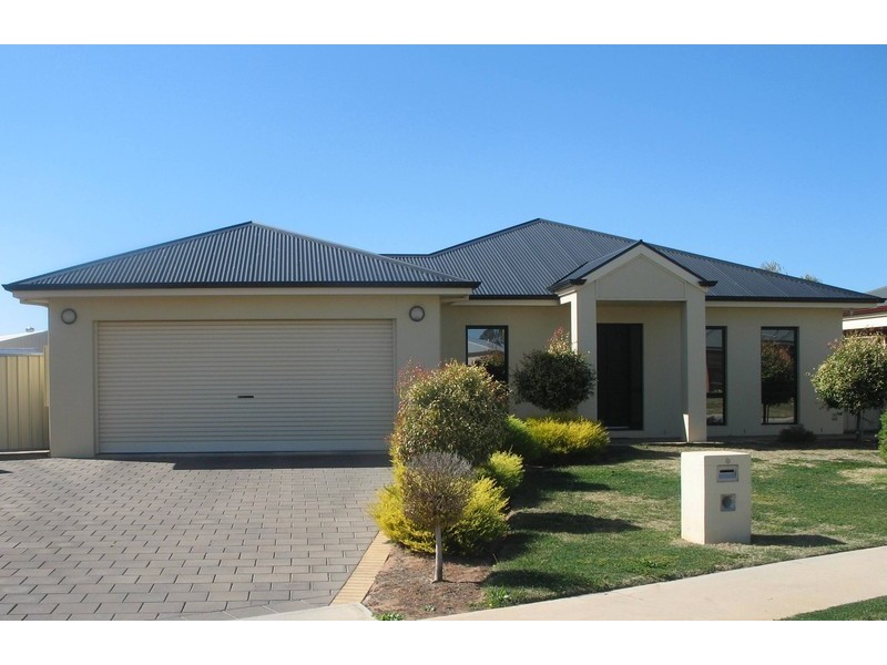 8 Petrucci Way, Mildura VIC 3500