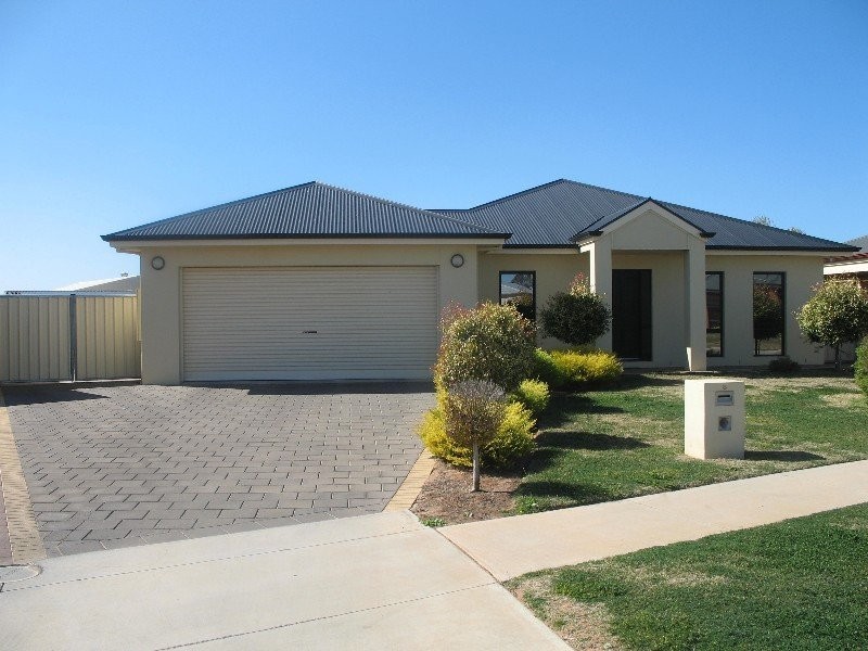 8 Petrucci Way, Mildura VIC 3500