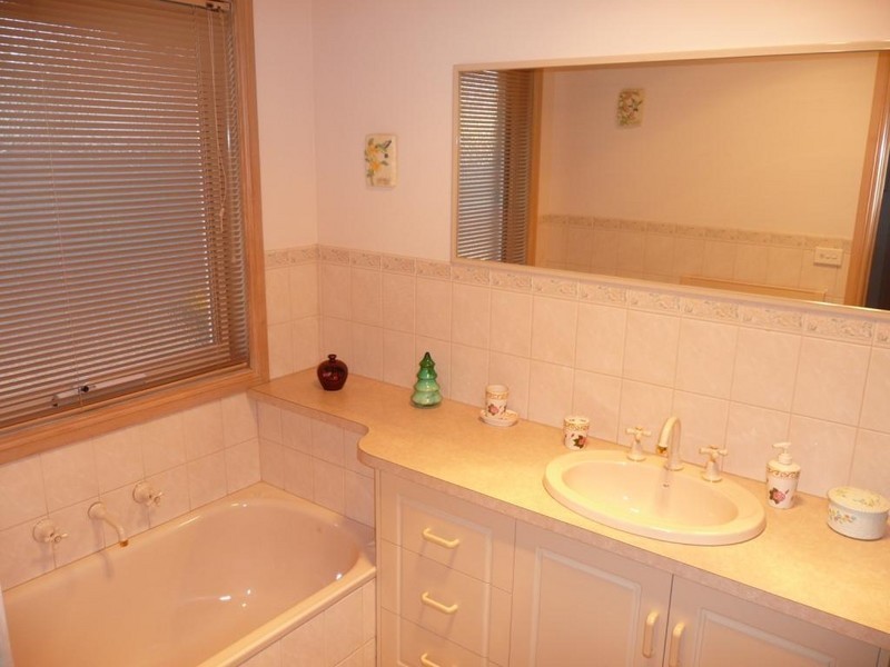 14 Ribarits Court, Mildura VIC 3500