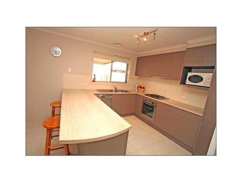 33 Canterbury Drive, Mildura VIC 3500