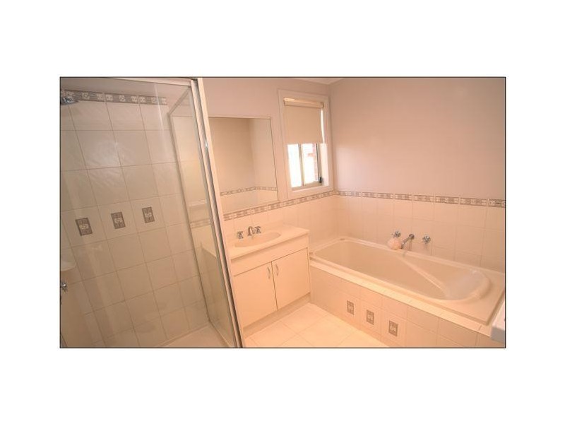 33 Canterbury Drive, Mildura VIC 3500