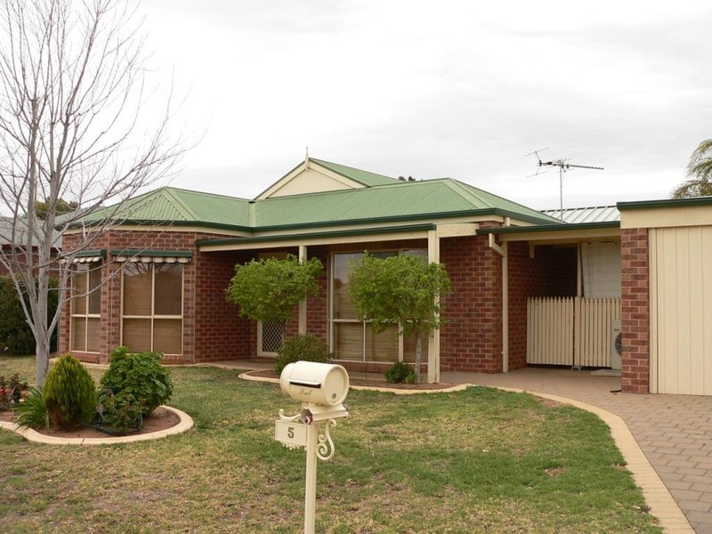 5 Pevensy Grove, Mildura VIC 3500