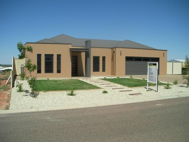 8 Casuarina Way, Buronga NSW 2739