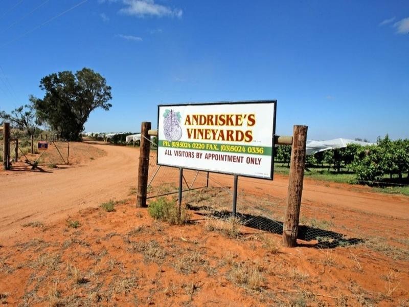 Farms 8, 9, 11 Sturt Highway, Mildura VIC 3500