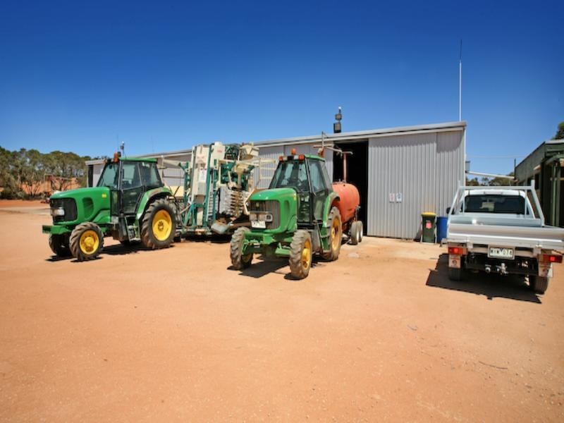 - Castles Crossing Road, Colignan VIC 3494