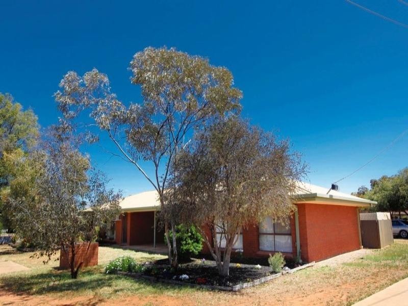 Units 1-4, 2 Elouera Drive, Irymple VIC 3498