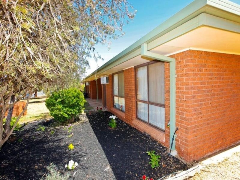 Units 1-4, 2 Elouera Drive, Irymple VIC 3498