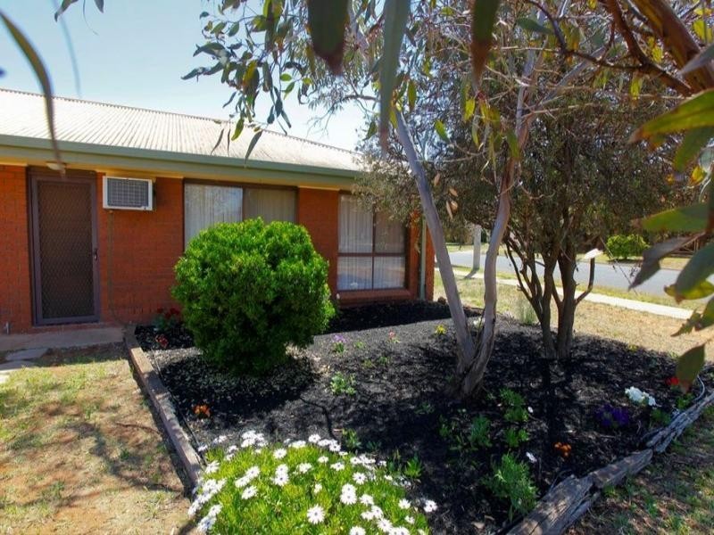 Units 1-4, 2 Elouera Drive, Irymple VIC 3498