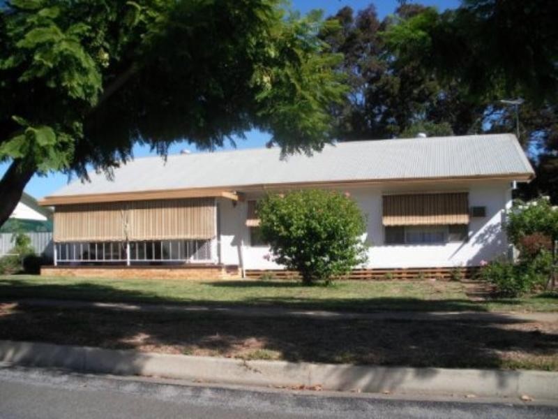 16 Neilpo Street, Dareton NSW 2717