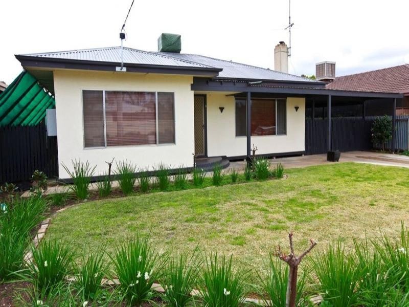 9 Logan Avenue, Mildura VIC 3500