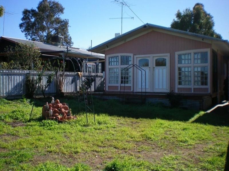 667 Woomera Avenue, Red Cliffs VIC 3496