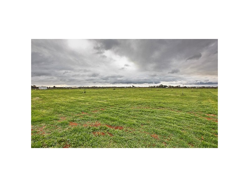 24 Honour Avenue, Merbein VIC 3505