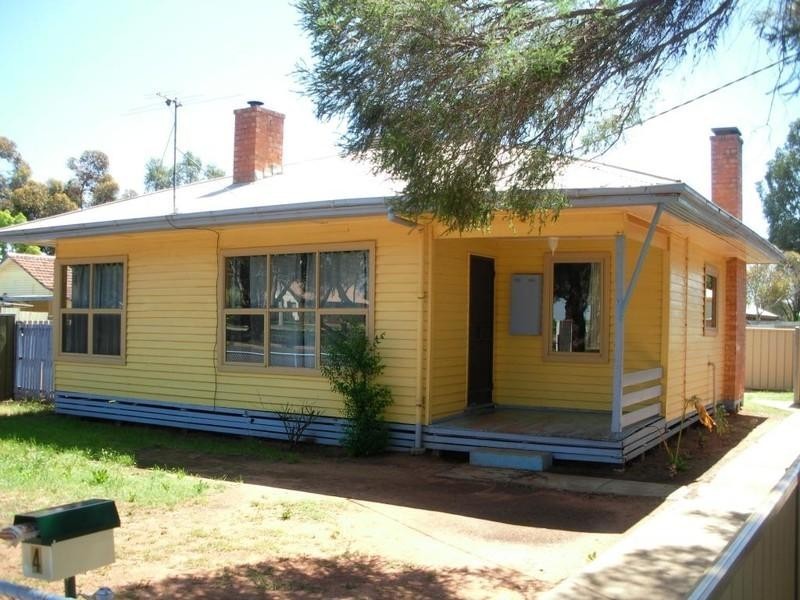 4 Loddon Avenue, Red Cliffs VIC 3496