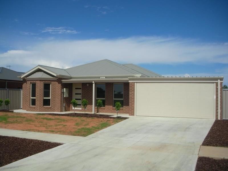 4 Anne Cox Drive, Red Cliffs VIC 3496