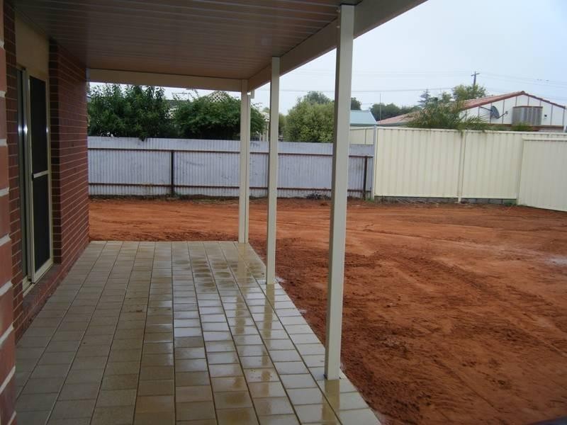 2/6 Golden Grove, Red Cliffs VIC 3496