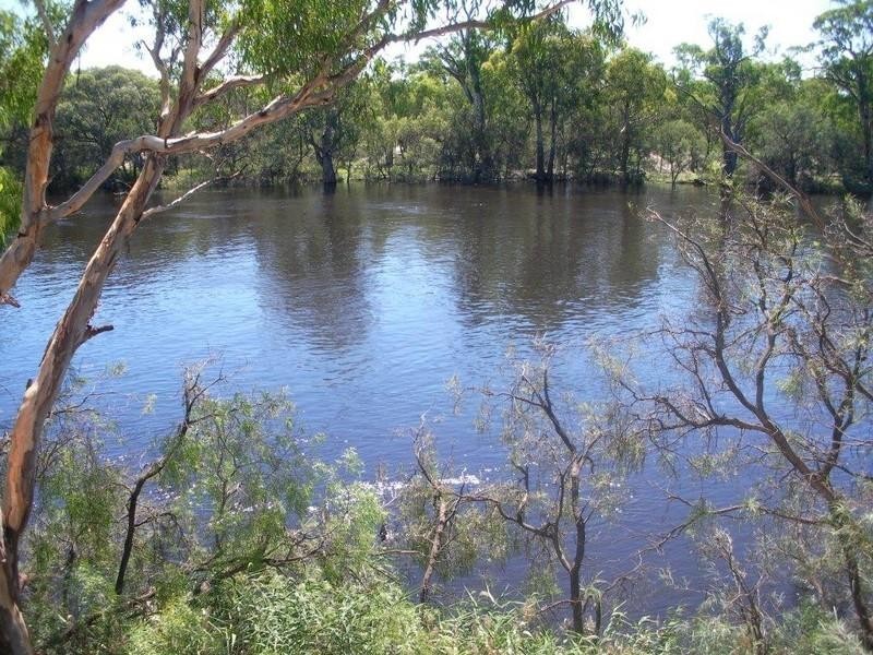 2398 Kulkyne Way, Red Cliffs VIC 3496