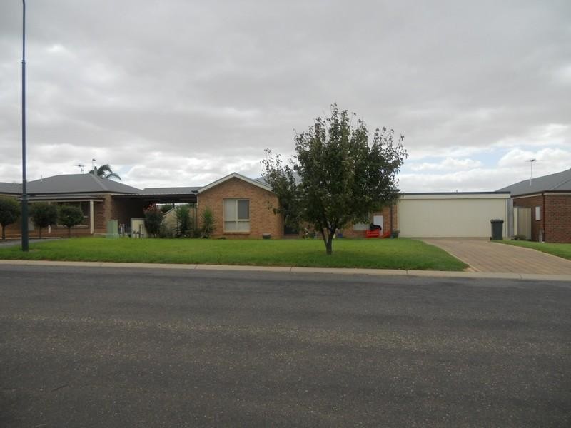79 Summer Drive, Buronga NSW 2739