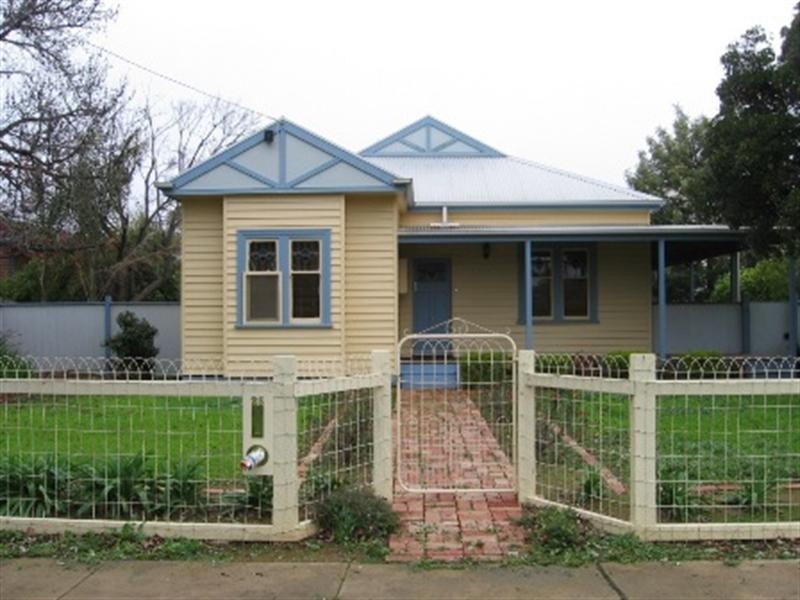 25 Victoria Street, Rochester VIC 3561