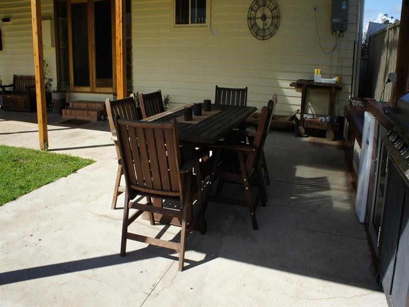 11 Dudley Street, Rochester VIC 3561