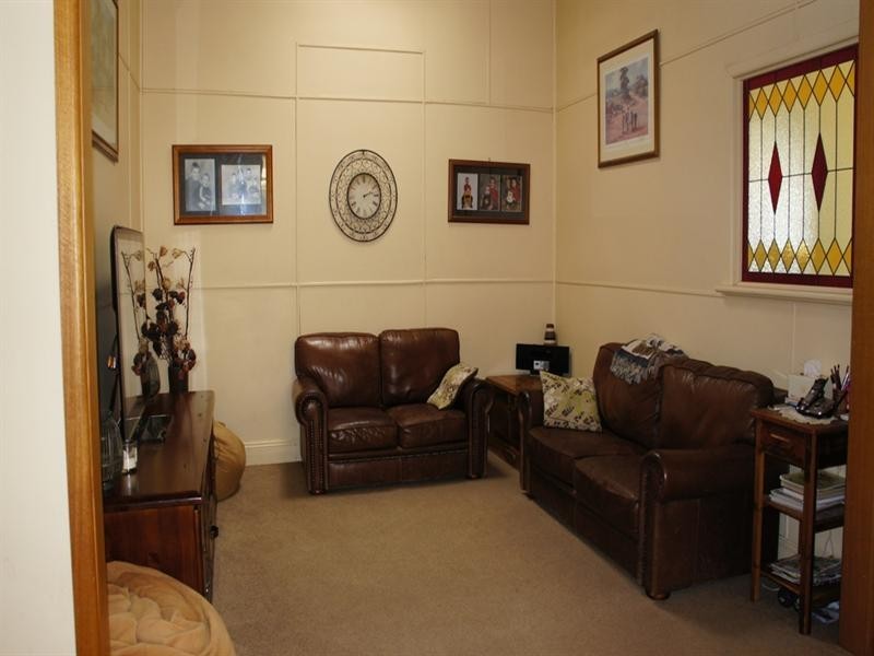 11 Dudley Street, Rochester VIC 3561